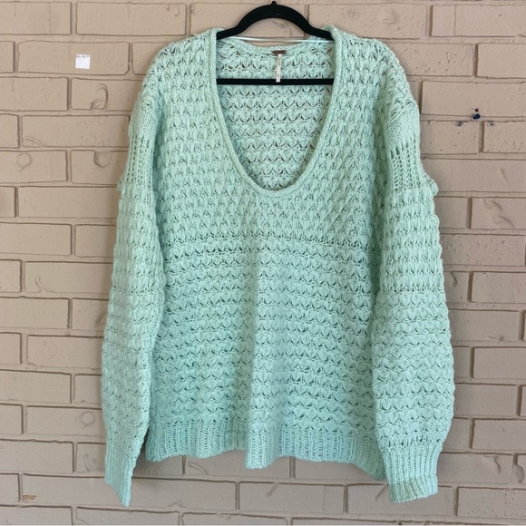 Free People Size M Crashing Waves Oversized Mint Green Open Weave Sweater - Picture 3 of 8